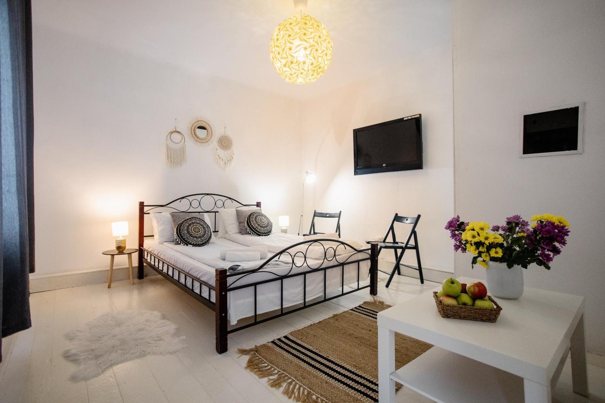 La Maison Blanche Hotel Alba Iulia Buitenkant foto